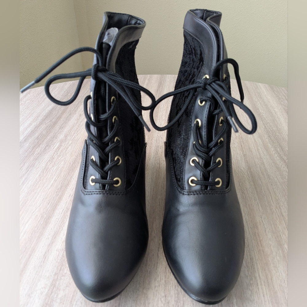 Elegant Black Lace-Up Ankle Boots By Fantasma